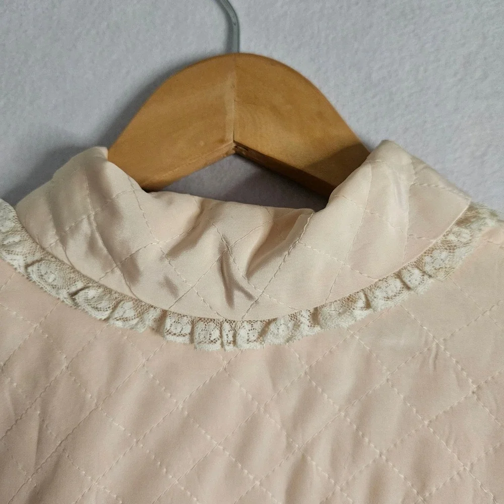 Vtg Quilted Bed Jacket Peach Lace Trim Ribbon Tie Coquette Loungewear 40s‎ 50s